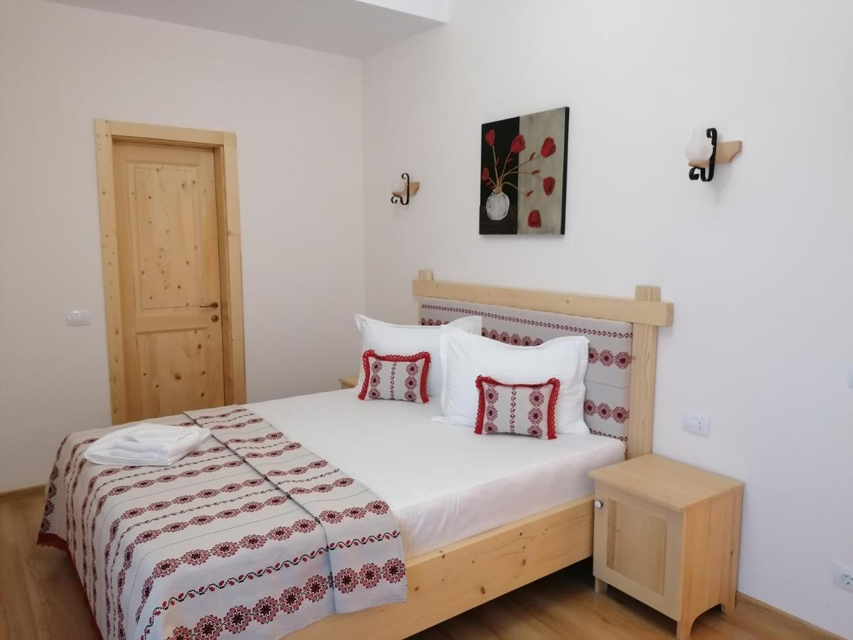 Pensiunea Casuta Din Deal Moisei Zimmer foto