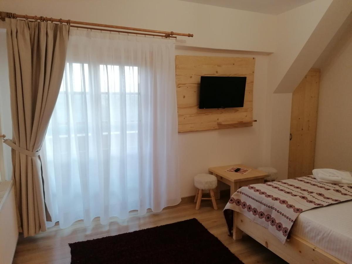 Pensiunea Casuta Din Deal Moisei Zimmer foto